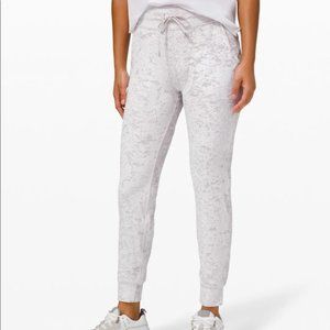Lululemon Ready to Rulu Chrome Joggers - Sz 4